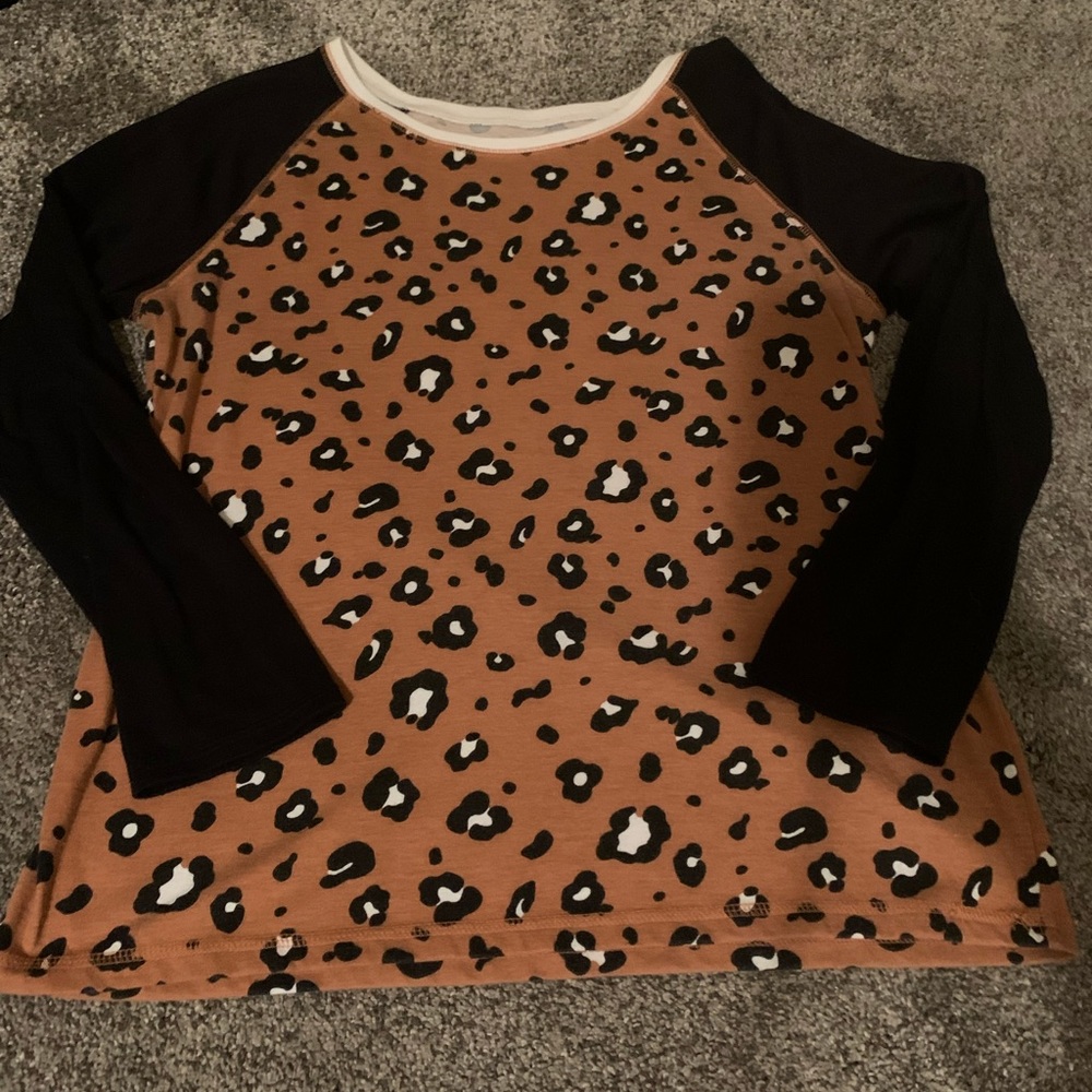 Leopard print top